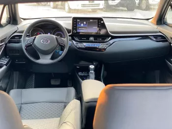 Toyota C-HR Hybrid Car 2022 FWD