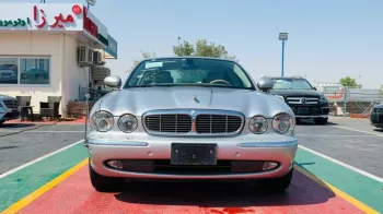JAGUAR XJ8L 2005 SILVER WITH BEIGE INTERIOR MINT CONDITION FRESH JAPAN IMPORT