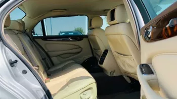 JAGUAR XJ8L 2005 SILVER WITH BEIGE INTERIOR MINT CONDITION FRESH JAPAN IMPORT
