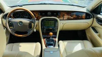 JAGUAR XJ8L 2005 SILVER WITH BEIGE INTERIOR MINT CONDITION FRESH JAPAN IMPORT