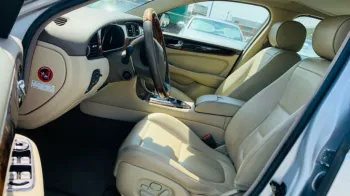 JAGUAR XJ8L 2005 SILVER WITH BEIGE INTERIOR MINT CONDITION FRESH JAPAN IMPORT