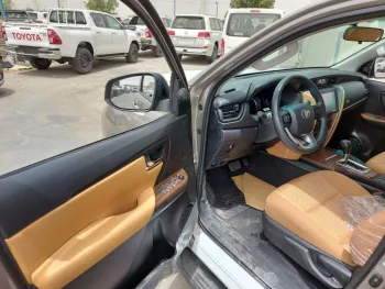 TOYOTA FORTUNER 2.7L 4X2