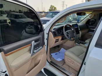 Toyota Landcruiser 4.6L GXR 2013 4WD