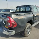 Toyota Hilux GLXS 2022 Black Full Option - Thumbnail 5
