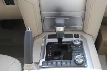 Toyota land Cruiser 2021 5.7L 5Doors