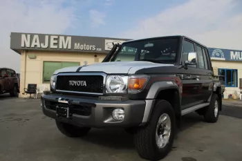 Toyota land Cruiser pick up 4Doors