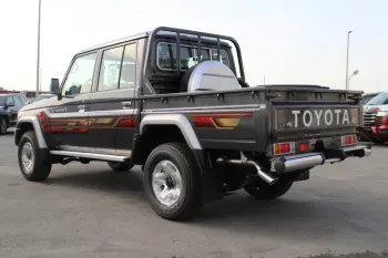 Toyota land Cruiser pick up 4Doors