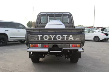 Toyota land Cruiser pick up 4Doors