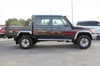 Toyota land Cruiser pick up 4Doors