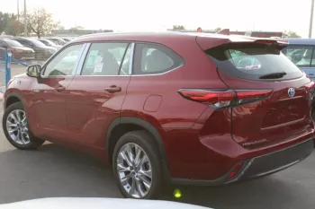 Toyota Highlander Hybrid Limited 2.5L 2022 Red