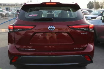 Toyota Highlander Hybrid Limited 2.5L 2022 Red