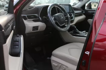 Toyota Highlander Hybrid Limited 2.5L 2022 Red