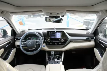 Toyota Highlander Hybrid Limited 2.5L 2022 Red