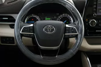 Toyota Highlander Hybrid Limited 2.5L 2022 Red