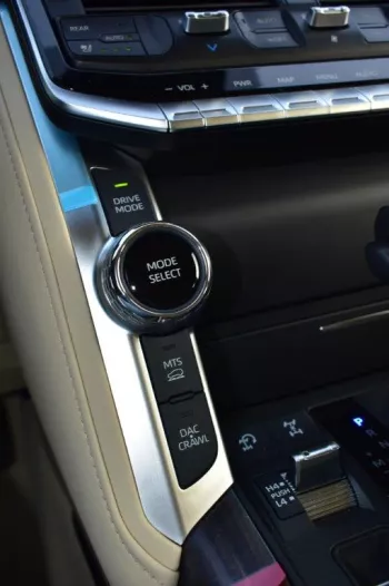 2022 MODEL TOYOTA LAND CRUISER 300 GX-R V6 3.5L TWIN TURBO AUTOMATIC TRANSMISSION
