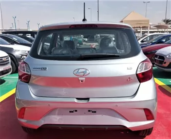 Hyundai Grand i10 AT 1.2L Hatchback FWD 5 Doors, Color Silver, Model 2023