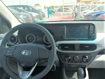 Hyundai Grand i10 AT 1.2L Hatchback FWD 5 Doors, Color Silver, Model 2023