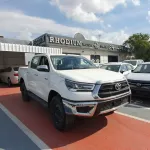 TOYOTA HILUX 2.4 DIESEL BASIC WITHE POWER WINDOW MODEL 2022 - Thumbnail 1