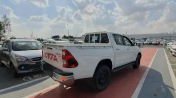TOYOTA HILUX 2.4 DIESEL BASIC WITHE POWER WINDOW MODEL 2022