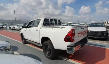 TOYOTA HILUX 2.4 DIESEL BASIC WITHE POWER WINDOW MODEL 2022
