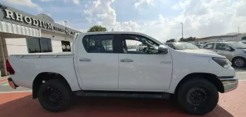 TOYOTA HILUX 2.4 DIESEL BASIC WITHE POWER WINDOW MODEL 2022