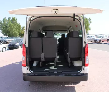 TOYOTA HIACE BUS 2.8L DIESEL 13 SEATER DX MANUAL