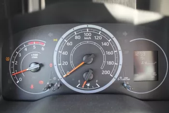 TOYOTA HIACE BUS 2.8L DIESEL 13 SEATER DX MANUAL