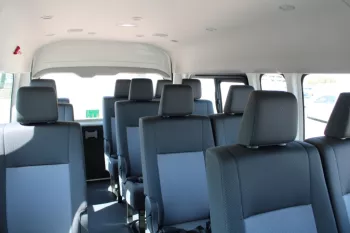TOYOTA HIACE BUS 2.8L DIESEL 13 SEATER DX MANUAL