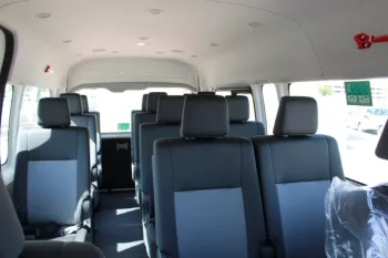 TOYOTA HIACE BUS 2.8L DIESEL 13 SEATER DX MANUAL
