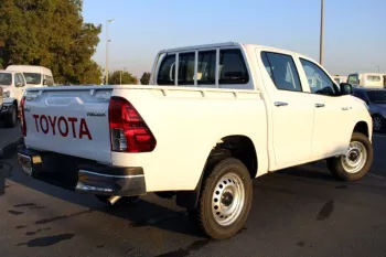 LHD - TOYOTA HILUX 2.4L DIESEL DOUBLE CABIN 4 X 4 DLX - E MANUAL