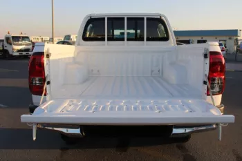 LHD - TOYOTA HILUX 2.4L DIESEL DOUBLE CABIN 4 X 4 DLX - E MANUAL