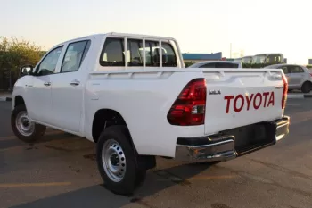 LHD - TOYOTA HILUX 2.4L DIESEL DOUBLE CABIN 4 X 4 DLX - E MANUAL
