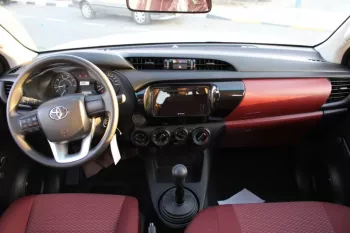 LHD - TOYOTA HILUX 2.4L DIESEL DOUBLE CABIN 4 X 4 DLX - E MANUAL