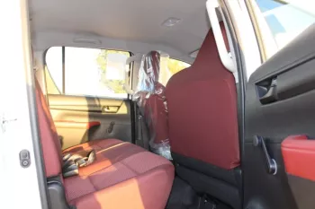 LHD - TOYOTA HILUX 2.4L DIESEL DOUBLE CABIN 4 X 4 DLX - E MANUAL