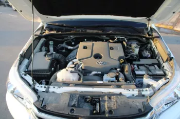 LHD - TOYOTA HILUX 2.4L DIESEL DOUBLE CABIN 4 X 4 DLX - E MANUAL