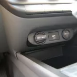 LHD - HYUNDAI ELANTRA 1.6L PETROL PREMIER PLUS FULL OPTION AUTOMATIC. - Thumbnail 18
