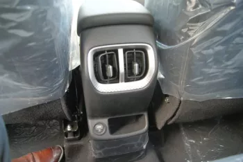 LHD - KIA SONET 1.2L PETROL 2WD FULL OPTION SPEICAL AUTO.
