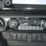 2023 TOYOTA HILUX 4.0L PET V6 4WD DC GRS AT - Thumbnail 13