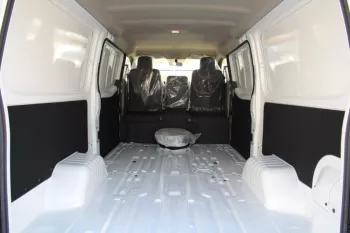 NISSAN URVAN 2.5L DIESEL 3 SEATER PANEL VAN STD ROOF - MANUAL