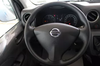NISSAN URVAN 2.5L DIESEL 3 SEATER PANEL VAN STD ROOF - MANUAL