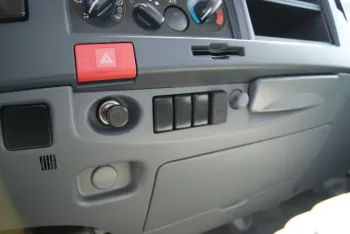 ISUZU NPR 75 5.2L DIESEL SINGLE CAB LIGHT DUTY CARGO