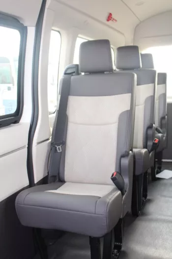 TOYOTA HIACE 3.5 L PETROL GL FULL OPTIONS AUTO