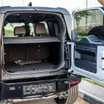 Land Rover Defender V 8 2023 - Thumbnail 12