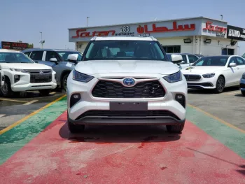 Toyota Highlander 2023 White Color 2.5L petrol///Hybrid Awd with RADAR and Electric back door