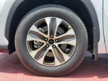 Toyota Highlander 2023 White Color 2.5L petrol///Hybrid Awd with RADAR and Electric back door