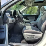Toyota Highlander 2023 White Color 2.5L petrol///Hybrid Awd with RADAR and Electric back door - Thumbnail 9