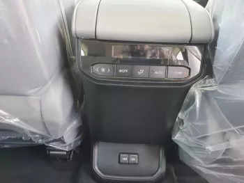 Toyota Highlander 2023 White Color 2.5L petrol///Hybrid Awd with RADAR and Electric back door