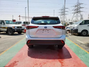 Toyota Highlander 2023 White Color 2.5L petrol///Hybrid Awd with RADAR and Electric back door