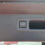 Toyota Highlander 2023 White Color 2.5L petrol///Hybrid Awd with RADAR and Electric back door - Thumbnail 19