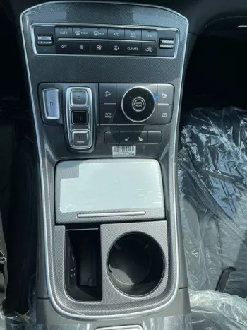 Hyundai Santafee 2.5 petrol Full Option 4*4 2023 Grey color ONLY FOR EXPORT